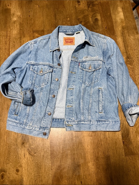 Levi's Jackets & Blazers - Levi's Light Blue Denim Trucker Jacket